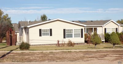 703 Ziebach St, House other with 3 bedrooms, 2 bathrooms and null parking in Belle Fourche SD | Image 2