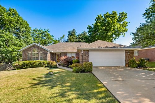 2750 E Londonderry Dr, Fayetteville, AR, 72701-2796 | Card Image