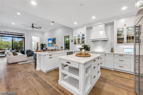 2954 Cinnamon Bay Cir, NAPLES, FL, 34119-8688 | Card Image