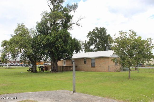 25676 Ne Evans St, House other with 3 bedrooms, 2 bathrooms and null parking in Altha FL | Image 13