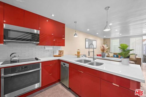 20-5951 Canterbury Dr, Culver City, CA, 90230-6769 | Card Image