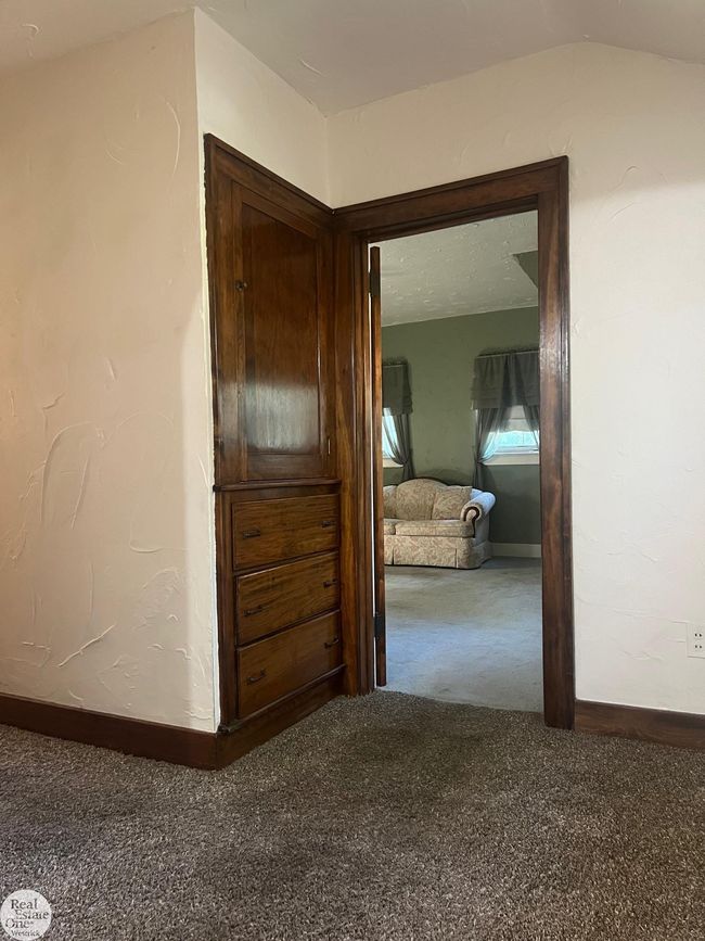 Storage Closet Outside Pr | Image 37
