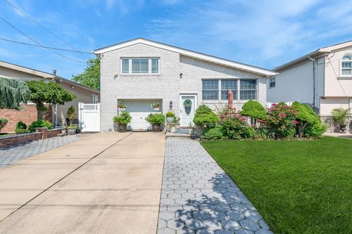 159 90th St, Howard Beach, NY, 11414-3115 | Card Image