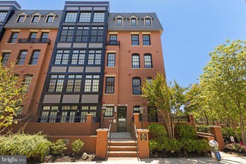 152-1700 Clarendon Blvd, ARLINGTON, VA, 22209-2713 | Card Image