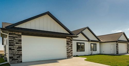 158 Sandstone Dr Nw, Eyota, MN, 55934-9701 | Card Image