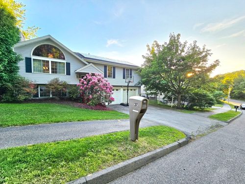 37 Moreland Green Dr, Worcester, MA, 01609-1075 | Card Image