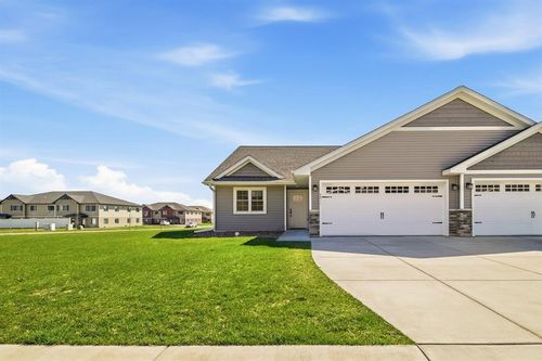 4911 Field Crest Ln, Eau Claire, WI, 54701-1106 | Card Image