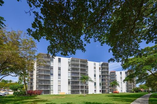 apt-607-3301 N Country Club Dr, Aventura, FL, 33180-1614 | Card Image