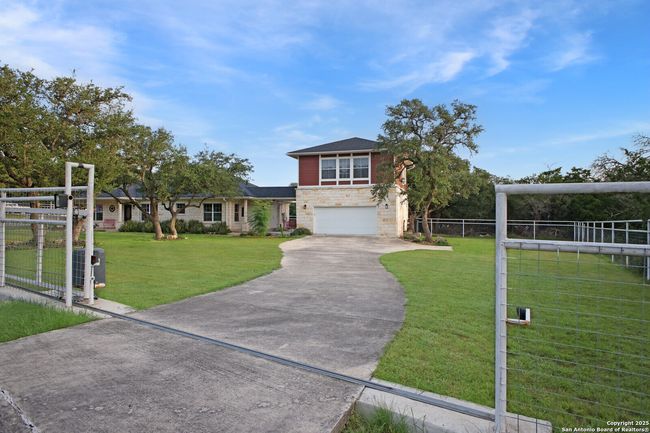 1411 Driftwood Rdg, House other with 6 bedrooms, 3 bathrooms and null parking in Spring Branch TX | Image 6