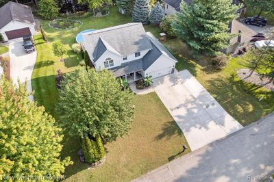 7492 Majestic Woods Drive, Home with 4 bedrooms, 2 bathrooms and null parking in Argentine Twp MI | Image 2