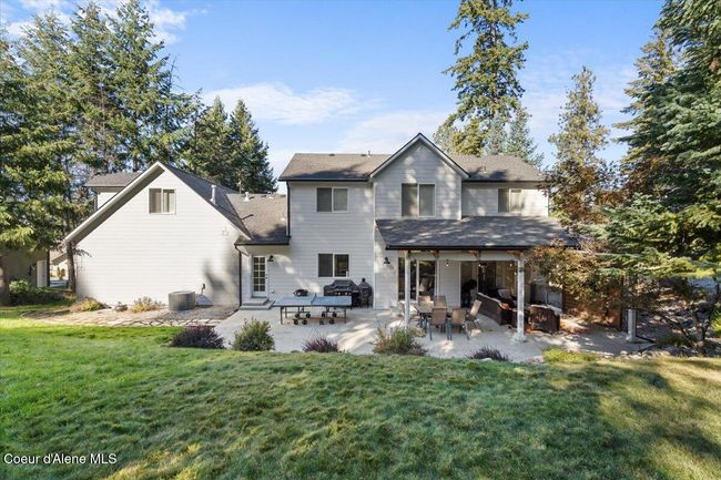 Meticulously landscaped yard | Image 39