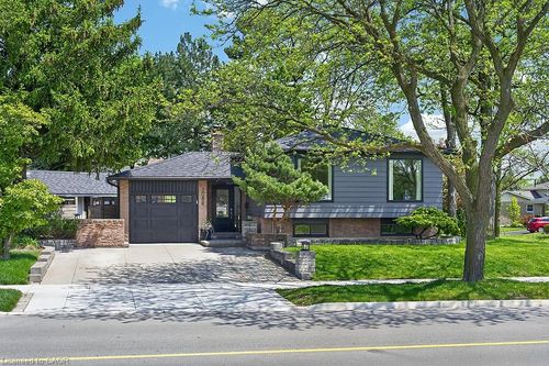 3088 Palmer Dr, Burlington, ON, L7M1S9 | Card Image