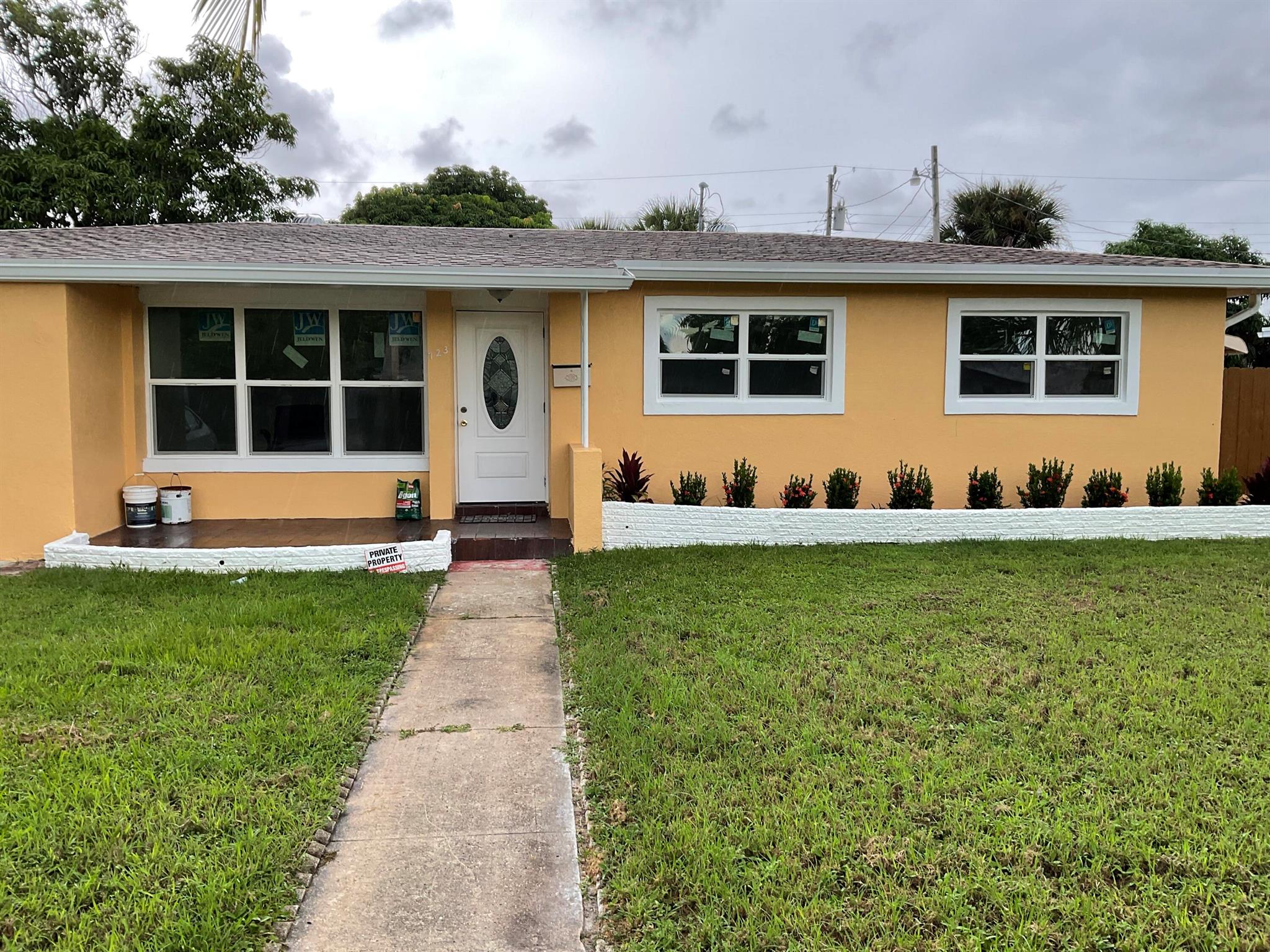 Evergreen Dr, Lake Park, FL 33403