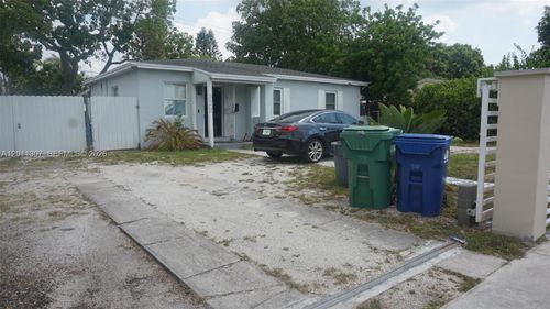 335 Nw 187th St, Miami Gardens, FL, 33169-3930 | Card Image