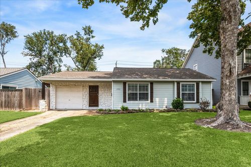 1702 Ebony Ln, Houston, TX, 77018-5805 | Card Image