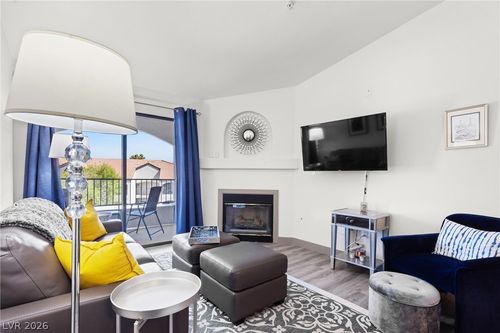 2021-950 Seven Hills Dr, Henderson, NV, 89052-4308 | Card Image