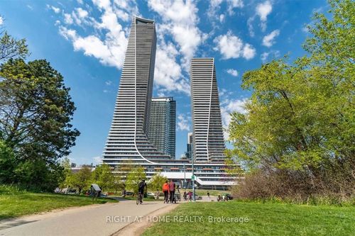 431-30 Shore Breeze Dr, Etobicoke, ON, M8V0J1 | Card Image