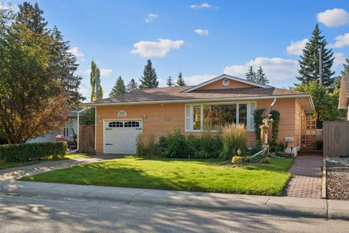 1403 104 Ave Sw, Calgary, AB, T2W0A7 | Card Image