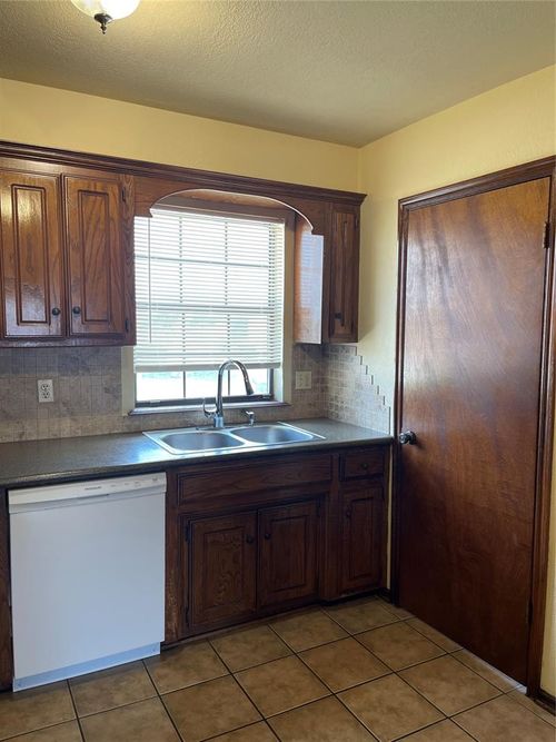 9120 Knottingham, Midwest City, OK, 73130 | Card Image