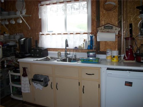 944 Mapletown Road, Greensboro, PA, 15338 | Card Image