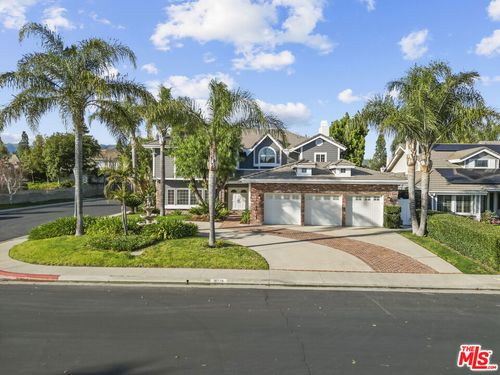 18779 Willowtree Ln, Porter Ranch, CA, 91326-3901 | Card Image