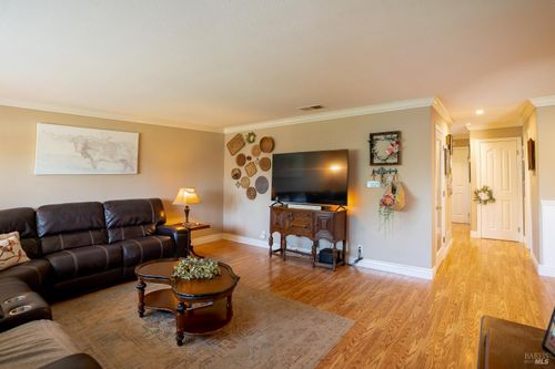 292 Begonia Boulevard, Fairfield, CA, 94533 | Card Image