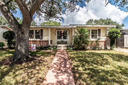 946 Delaine Dr, Corpus Christi, TX, 78411-2322 | Card Image