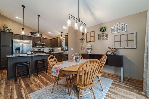 2088 Eastway Ave, Shakopee, MN, 55379-3914 | Card Image