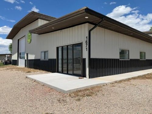 1671 Commercial Ave, Sheridan, WY, 82801-8535 | Card Image
