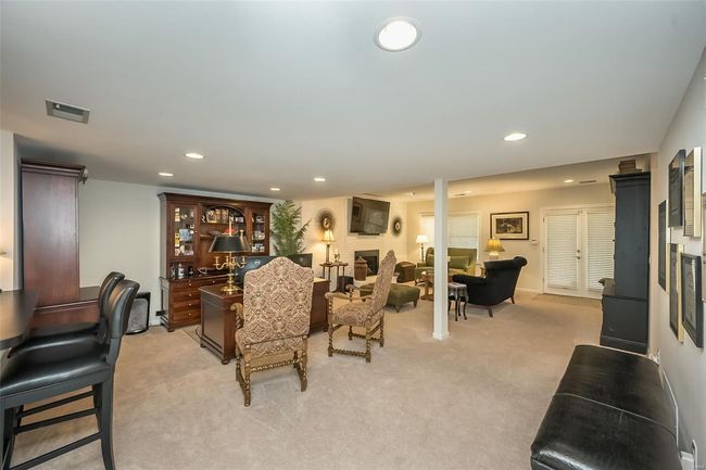 Entrance to lower level | Image 48