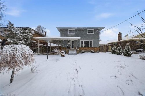 22 Paris Rd, Brantford, ON, N3R1H7 | Card Image