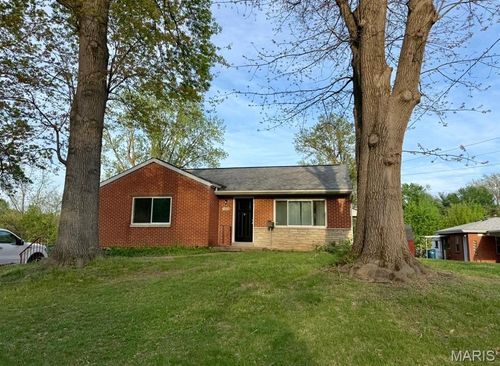 7602 Elton St, Affton, MO, 63123-3845 | Card Image