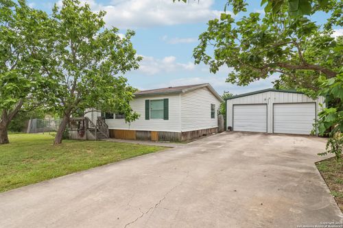 1111 Valeria Dr, Marion, TX, 78124-1633 | Card Image