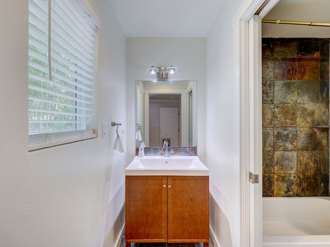 2 - 400 E 33 Rd St, Condo with 3 bedrooms, 3 bathrooms and 2 parking in Austin TX | Image 22