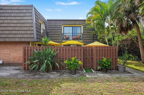 1515 Vista Oaks Cir, PALM BAY, FL, 32905-3131 | Card Image