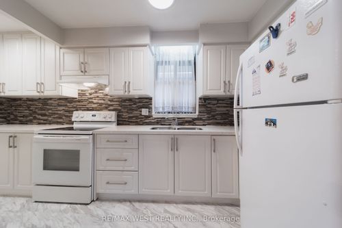 1-202-50 Old Kingston Rd, Scarborough, ON, M1E4Y1 | Card Image