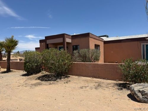 6787 W Burro Dr, Golden Valley, AZ, 86413-8520 | Card Image