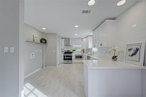1914 Lynnview Dr, Houston, TX, 77055-2012 | Card Image