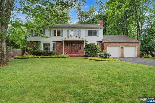 10 Marcotte Ln, Tenafly, NJ, 07670-2425 | Card Image