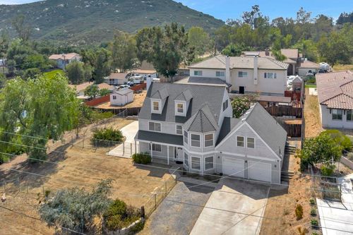 2229 Crest Dr, El Cajon, CA, 92021-4313 | Card Image