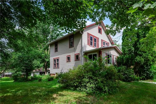 1077 Bechtol Ave, Sharon, PA, 16146-3505 | Card Image