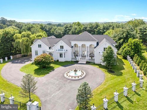 606 Brockman Ct, GREAT FALLS, VA, 22066-1130 | Card Image
