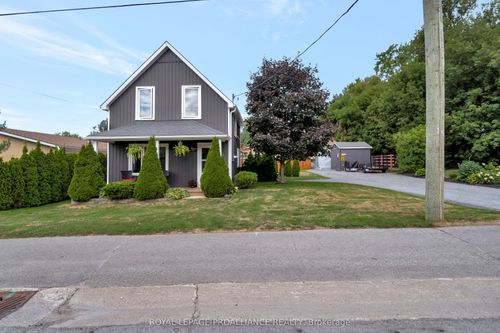 {{alt}} | Card Image