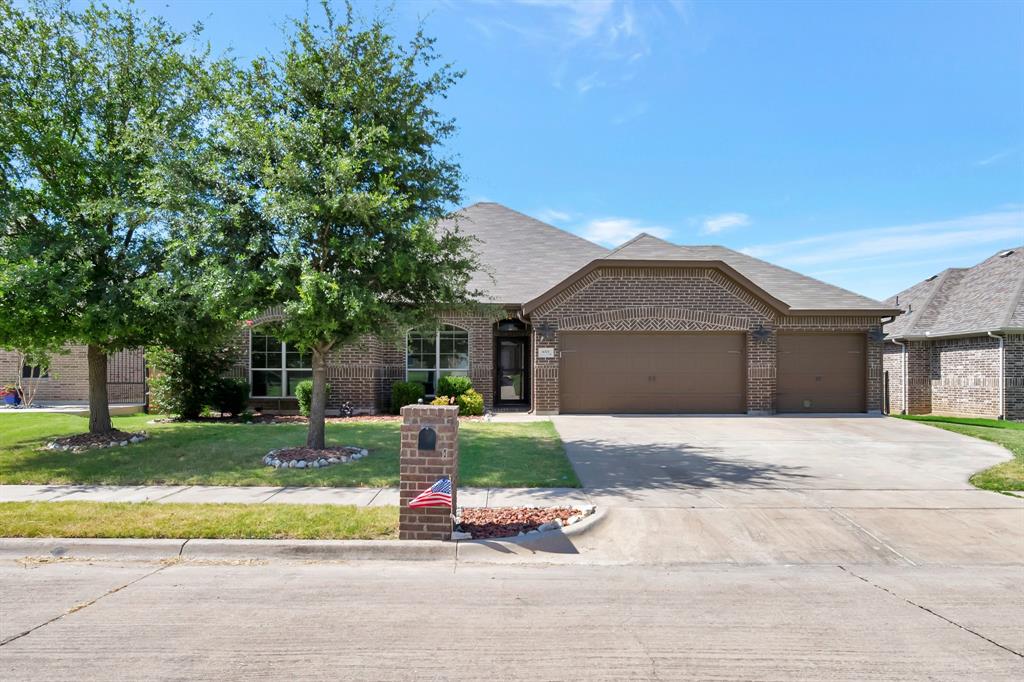 Keyhole Cir, Fort Worth, TX 76135