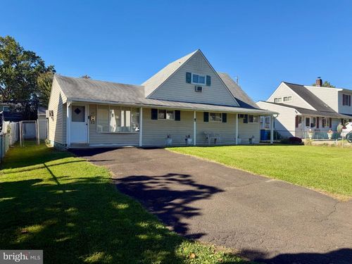 17 Rambler Ln, LEVITTOWN, PA, 19055-1401 | Card Image