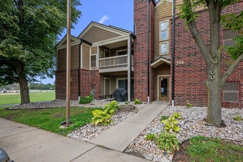 102-204 Glengarry Dr, Bloomingdale, IL, 60108-2345 | Card Image