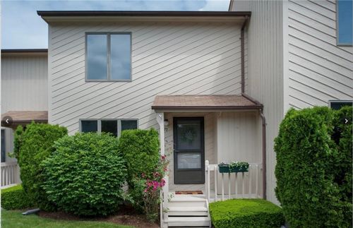 77 Kristee Cir, West Warwick, RI, 02893-7521 | Card Image