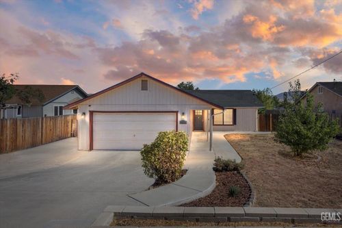 21530 Silver Drive, Tehachapi, CA, 93561 | Card Image