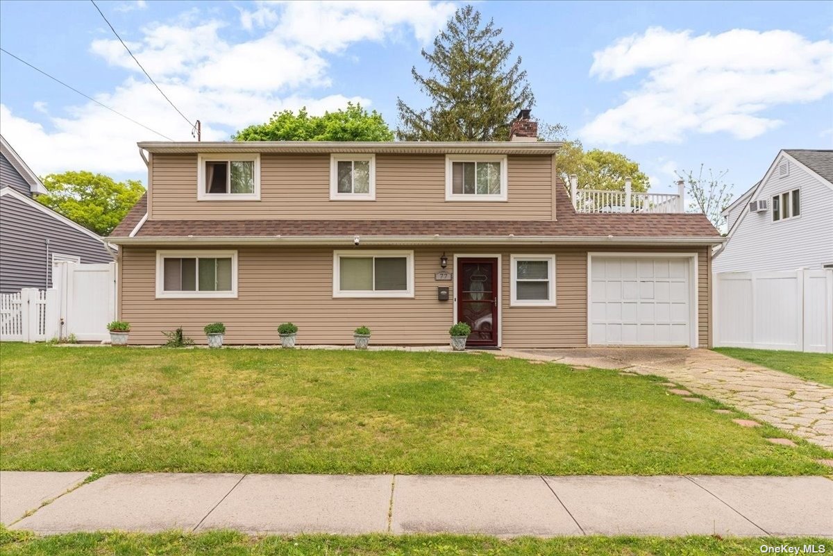 Riverside Ave, Massapequa, NY 11758