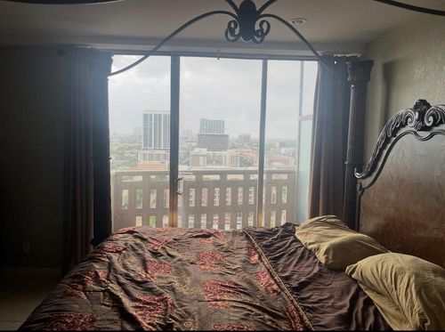 apt-1708-2016 Main St, Houston, TX, 77002-8857 | Card Image